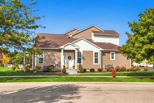 511 Amherst Dr, Sycamore, IL, 60178-8914 | Card Image