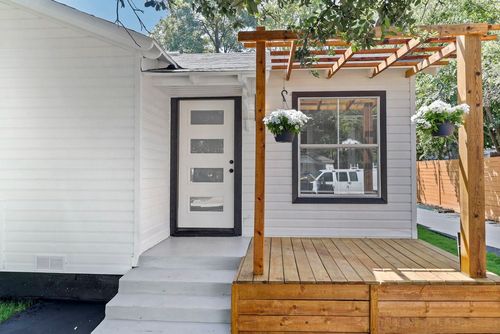 3910 Shelley Blvd, Dallas, TX, 75211-6138 | Card Image