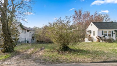 958 Chickamauga Ave, Knoxville, TN, 37917 | Card Image