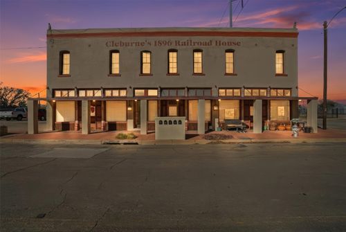 423-419 E Henderson St, Cleburne, TX, 76031-4223 | Card Image