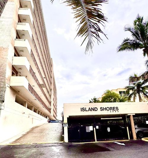 208-2903 Ne 163rd St, North Miami Beach, FL, 33160-4465 | Card Image