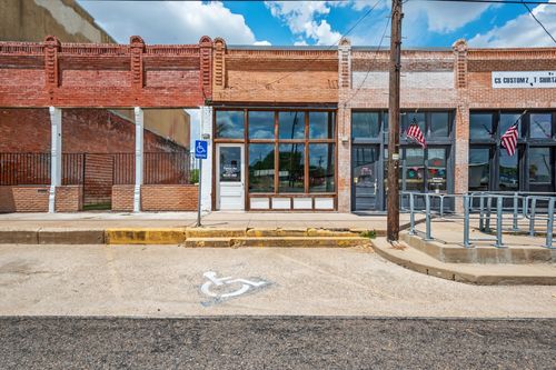 107 N Us Highway 77, Milford, TX, 76670 | Card Image