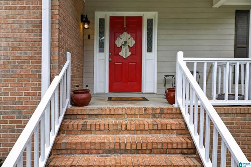 802 14th Ave, PLEASANT GROVE, AL, 35127-1498 | Card Image
