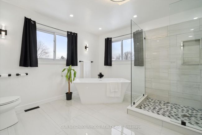 890 Royal Orchard Dr, House other with 4 bedrooms, 4 bathrooms and 4 parking in Oshawa ON | Image 29