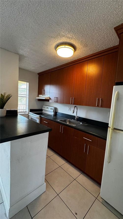 apt-20-4081 N Dixie Hwy, Oakland Park, FL, 33334-3063 | Card Image