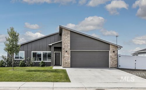 426 Stagecoach Ave, Fruitland, ID, 83619-2628 | Card Image