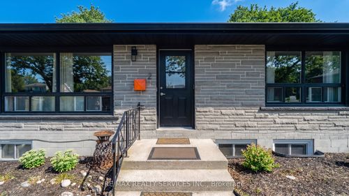 2-402 Elizabeth St, Grimsby, ON, L3M3K8 | Card Image