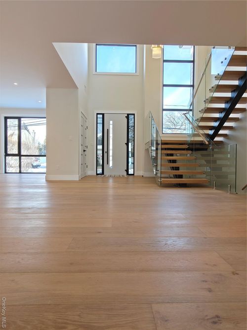 1715 Remson Ave, Merrick, NY, 11566-2612 | Card Image