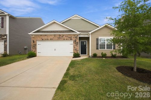 217-107 Meadow View Dr, Statesville, NC, 28677-8747 | Card Image
