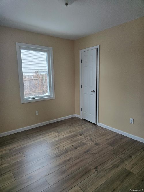 128 Bayville Ave, Bayville, NY, 11709-1675 | Card Image