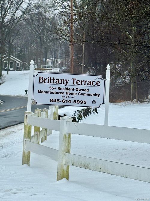 129-129 Brittany Ter, Rock Tavern, NY, 12575-5552 | Card Image