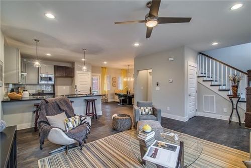 902 Smiley St, Nashville, TN, 37206-4182 | Card Image