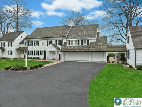 1584 Weyhill Cir, Bethlehem, PA, 18015-5253 | Card Image