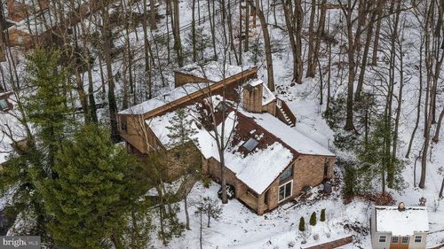 27 Eagle Ln, READING, PA, 19607-3303 | Card Image