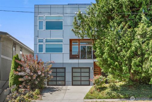 9707 Woodlawn Ave N, Seattle, WA, 98103-3529 | Card Image