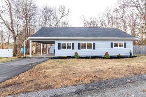 369 Proctor Road, Manchester, NH, 03109 | Card Image