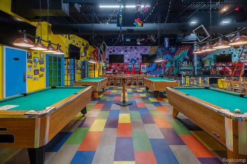 8845 Gratiot Rd, Saginaw, MI, 48609-4810 | Card Image