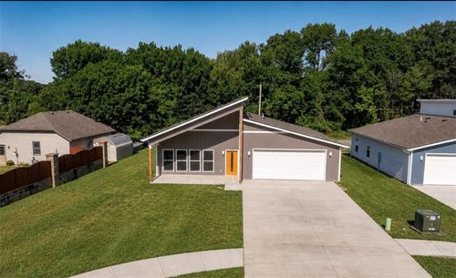 1501 Ashton Way, Pittsburg, KS, 66762-6747 | Card Image