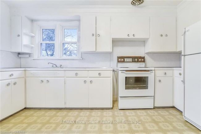 22 Ghent St, House other with 5 bedrooms, 2 bathrooms and 4 parking in Saint Catharines ON | Image 19