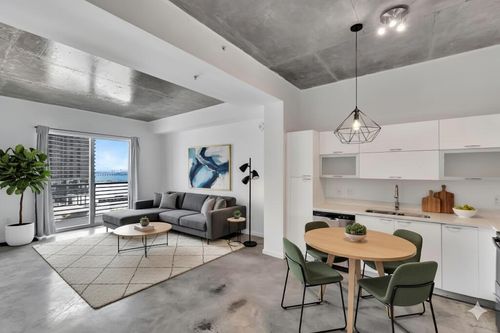 2206-234 Ne 3rd St, Miami, FL, 33132-2215 | Card Image