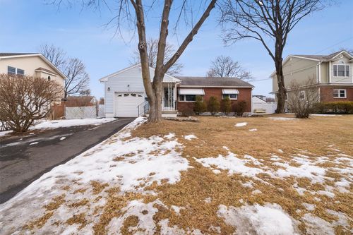 8 Lewis Dr, Stony Point, NY, 10980-2206 | Card Image