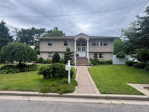 105 Convent Rd, Syosset, NY, 11791-3815 | Card Image