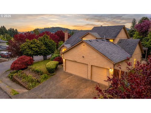 3600 Sw Brittany Dr, Gresham, OR, 97080-8314 | Card Image