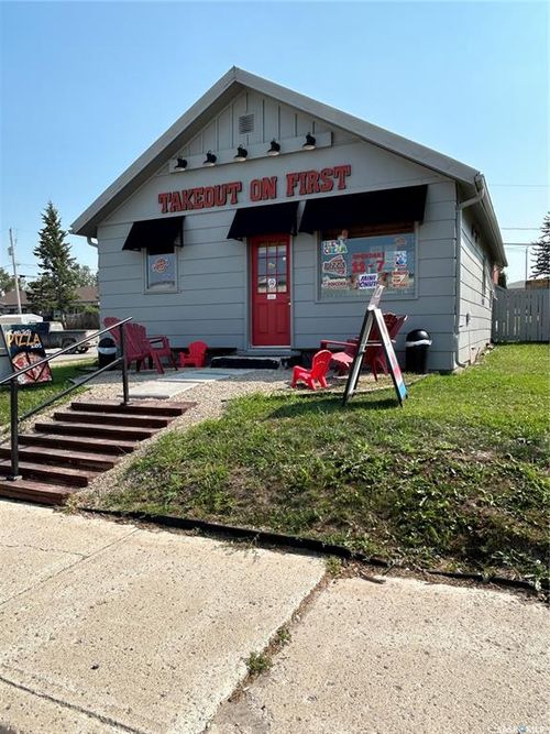 217 1st St W, Kelvington, SK, S0A | Card Image