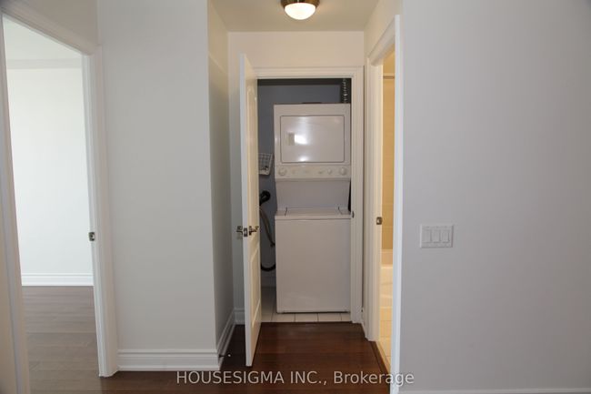 1208 - 2 Clairtrell Rd, Condo with 2 bedrooms, 1 bathrooms and null parking in North York ON | Image 9