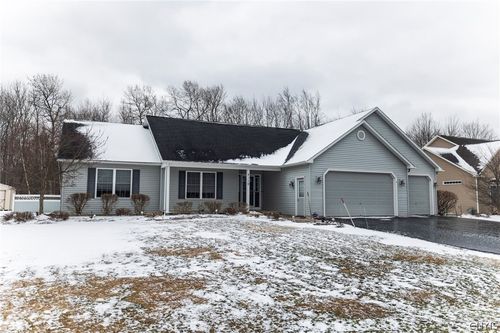 5110 Lola Dr, Clay, NY, 13041-6831 | Card Image