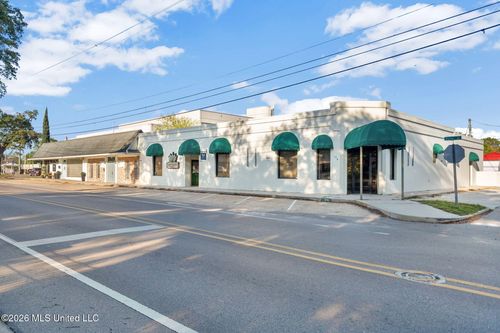 156 Porter Ave, Biloxi, MS, 39530-3724 | Card Image