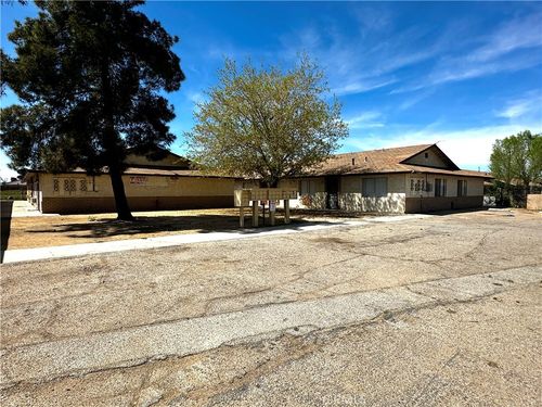 11661 White Ave, Adelanto, CA, 92301-2810 | Card Image