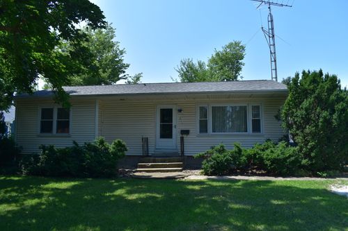 211 N Monroe St, Flanagan, IL, 61740-9046 | Card Image