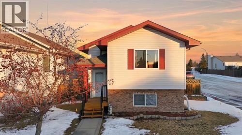 1 Duval Cres, Red Deer, AB, T4R2Y7 | Card Image