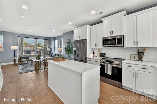 15-2154 N Graham St, Charlotte, NC, 28206-2502 | Card Image