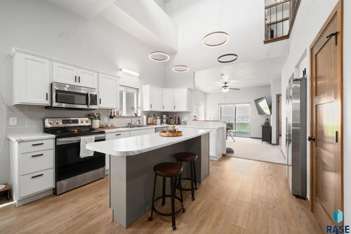 7210 E 45th St Street, Sioux Falls, SD, 57110 | Card Image