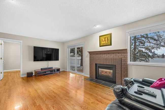 49 Douglasbank Gardens Se, Home with 3 bedrooms, 3 bathrooms and 4 parking in Calgary AB | Image 36
