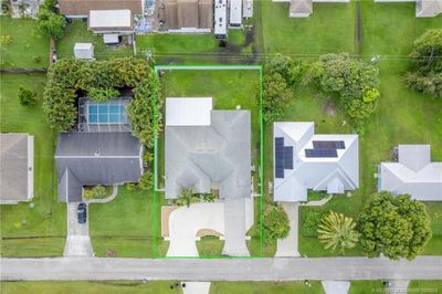 728 Sw Avens Street, House other with 4 bedrooms, 2 bathrooms and 2 parking in Port Saint Lucie FL | Image 2