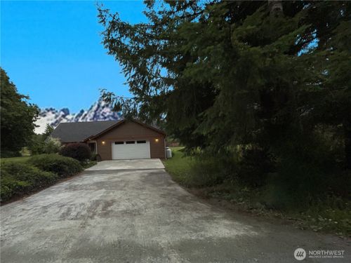 38310 Swede Heaven Rd, Arlington, WA, 98223-9289 | Card Image