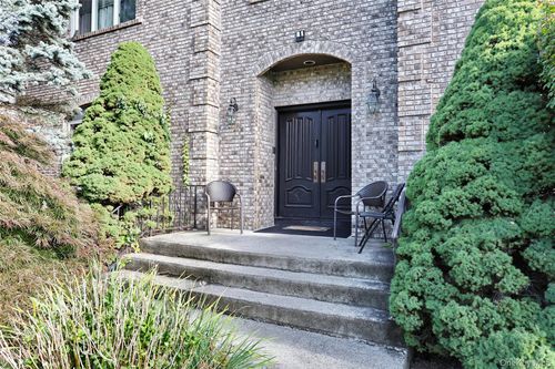 11 Golar Dr, Monsey, NY, 10952-2846 | Card Image