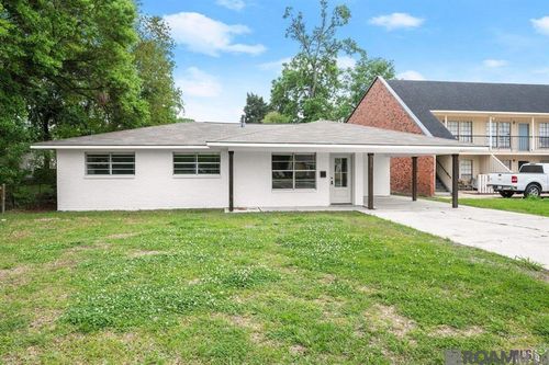 711 Court St, Port Allen, LA, 70767-2635 | Card Image