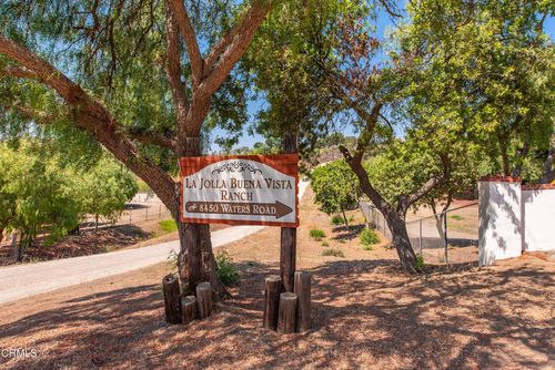 8450 Waters Rd, Moorpark, CA, 93021-8715 | Card Image