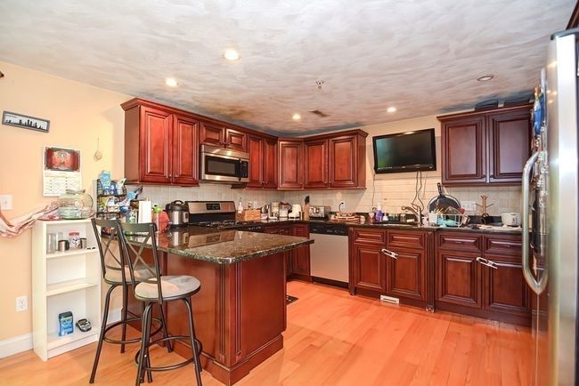 UNIT-4 - 1 Olson St, House attached with 2 bedrooms, 3 bathrooms and 1 parking in Wilmington MA | Image 8