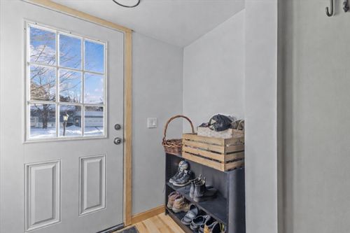 28 Ridgewood Ter, Barre, VT, 05641-9738 | Card Image