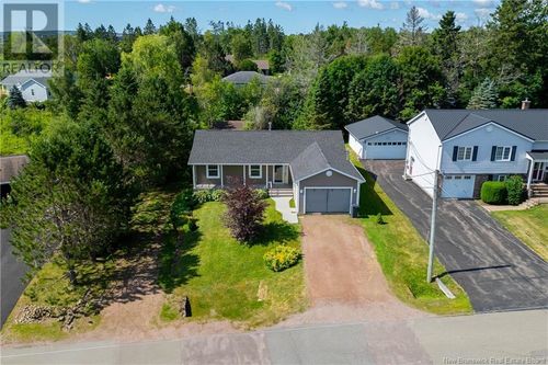 29 Hedge Crt, Sackville, NB, E4L3B4 | Card Image