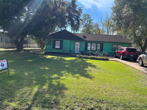 329 Live Oak St, Blessing, TX, 77419 | Card Image