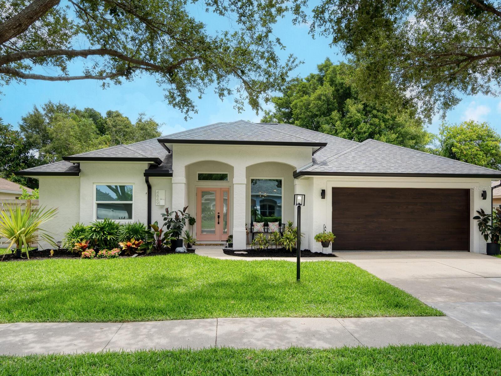 Post Pointe Dr, Sarasota, FL 34233