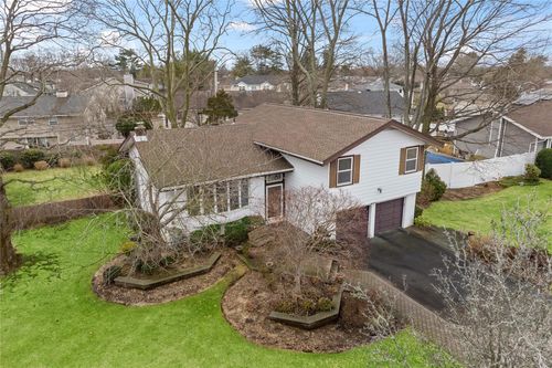 256 Forest Dr, Jericho, NY, 11753-2322 | Card Image
