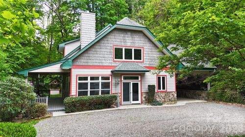905 Old Fiddle Rd, Waynesville, NC, 28786-8885 | Card Image
