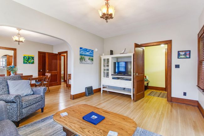 23-web-or-mls-225-van-buren-st | Image 23